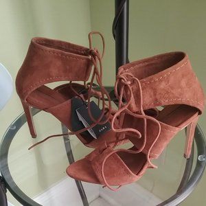 Zara Abierto Leather Heel Sandals